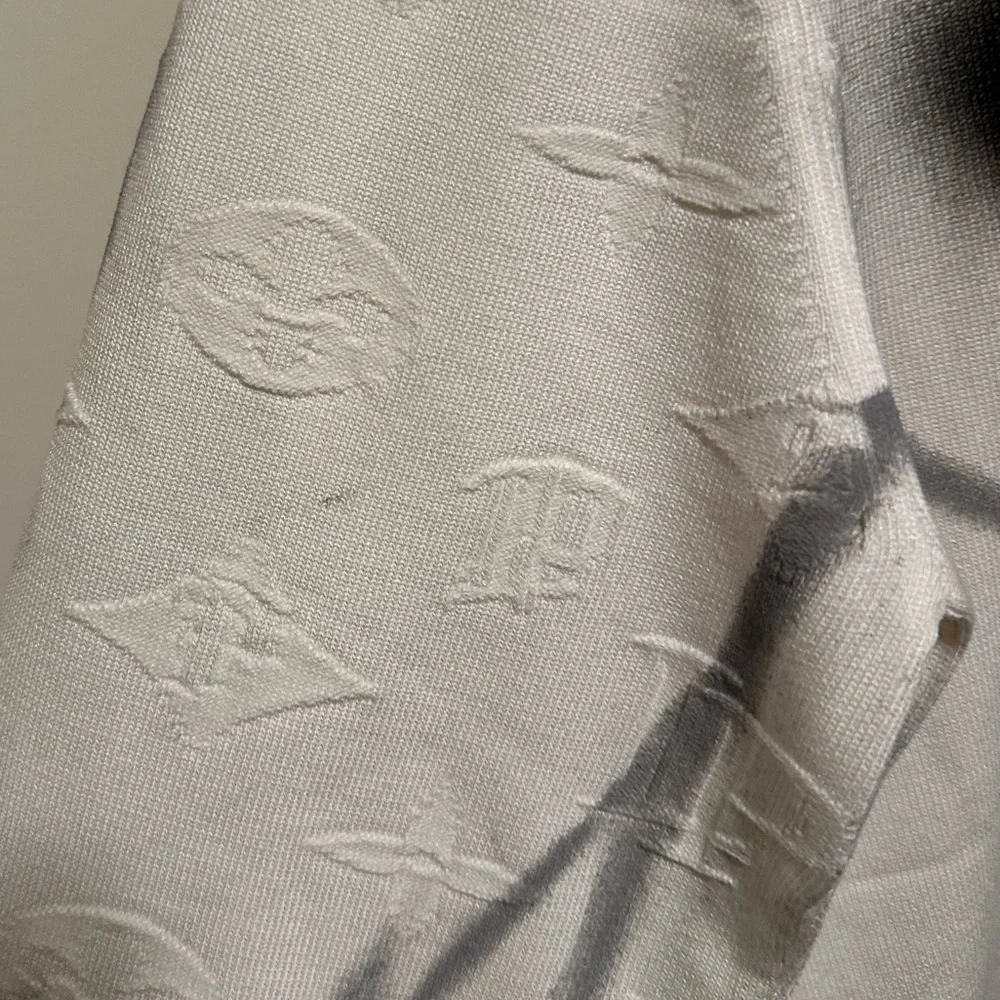 Left Point Rise‎ to Reign Crewneck - Picture 9 of 10